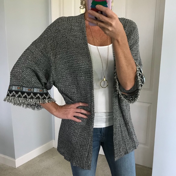 ❤️1 Large❤️Grey Open Cardi with Sleeve Detailing - Picture 3 of 6
